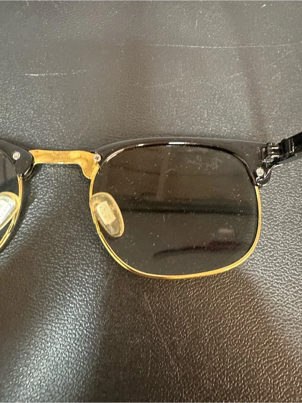 Ray-Ban Clubmaster Classic sunglasses Black Frames with Gold